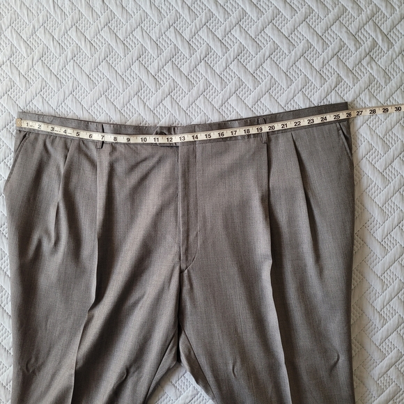 Vintage Oleg Cassini 2-Piece Silver Gray Suit, From The Cassini Gold Line - Picture 11 of 16